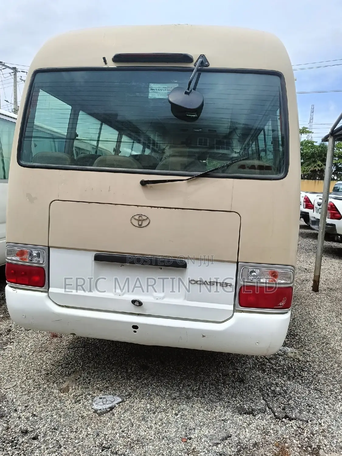 Toyota Coaster 2010 Gold