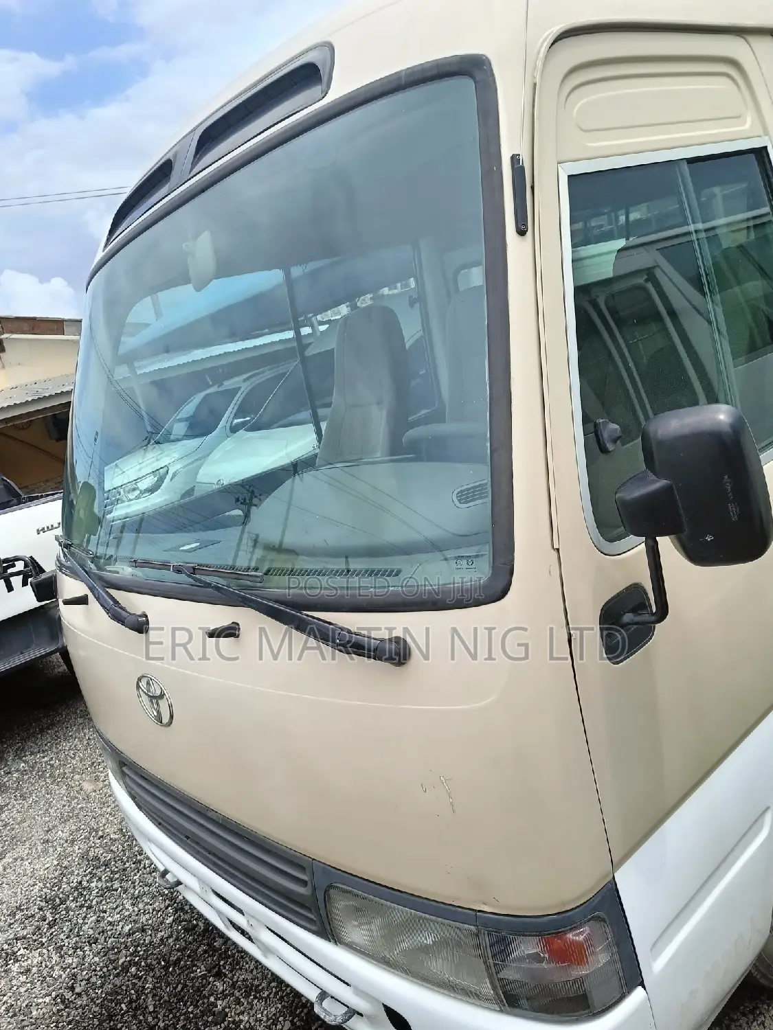 Toyota Coaster 2010 Gold