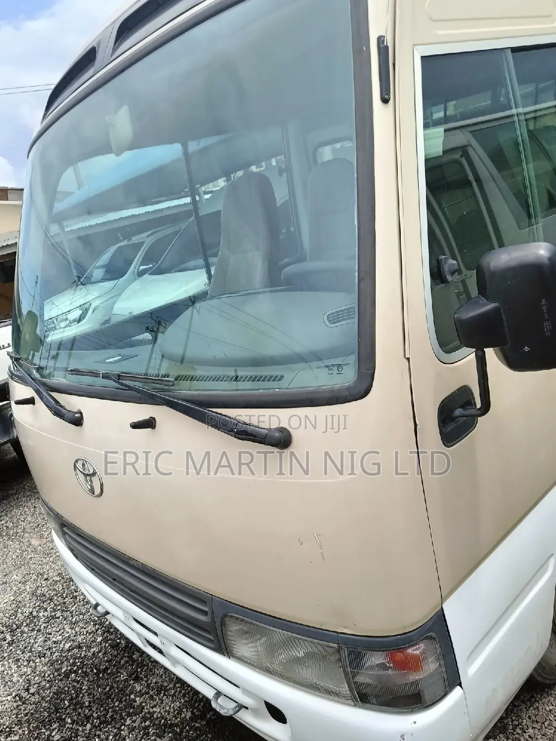 Toyota Coaster 2010 Gold