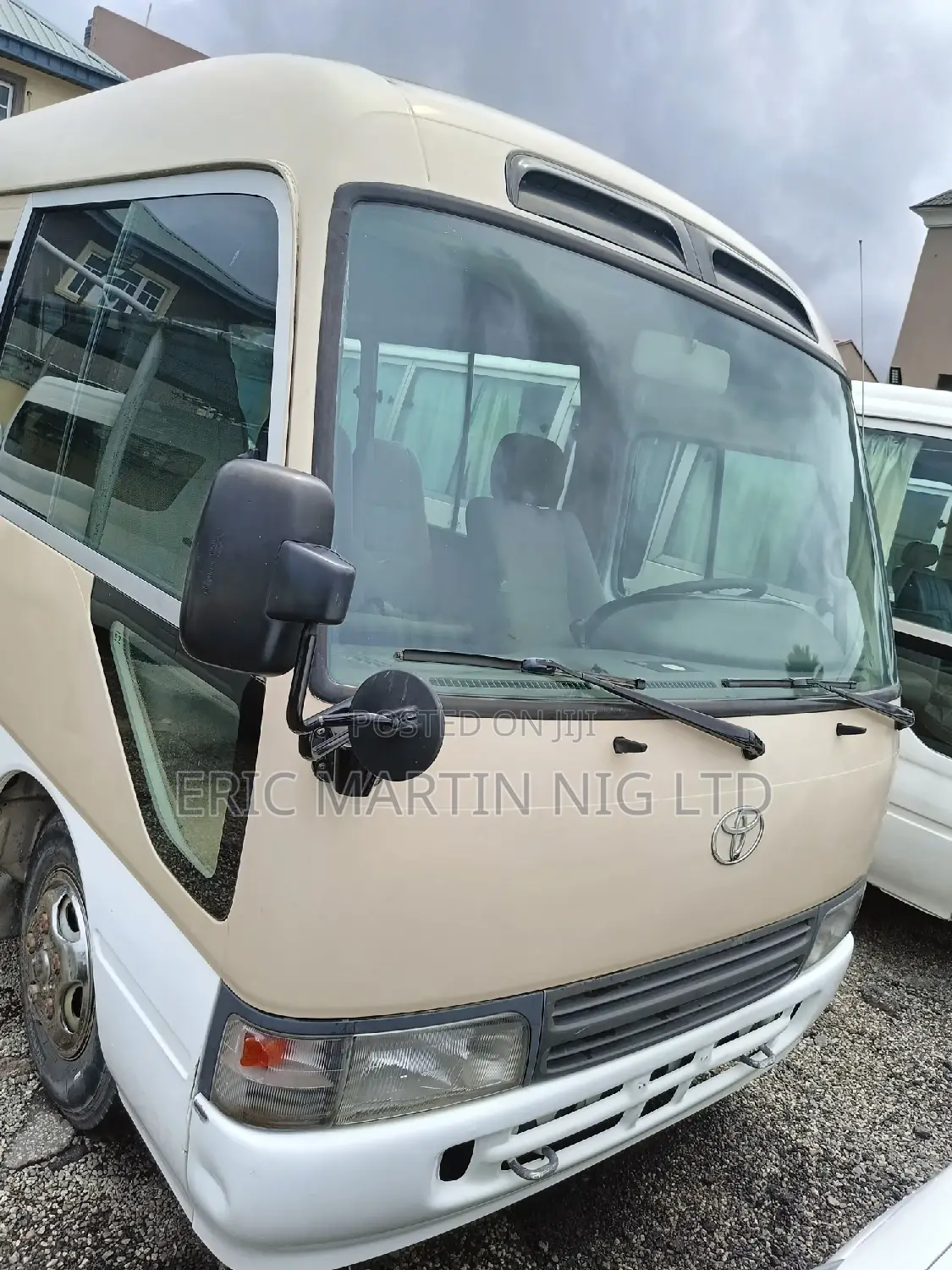 Toyota Coaster 2010 Gold