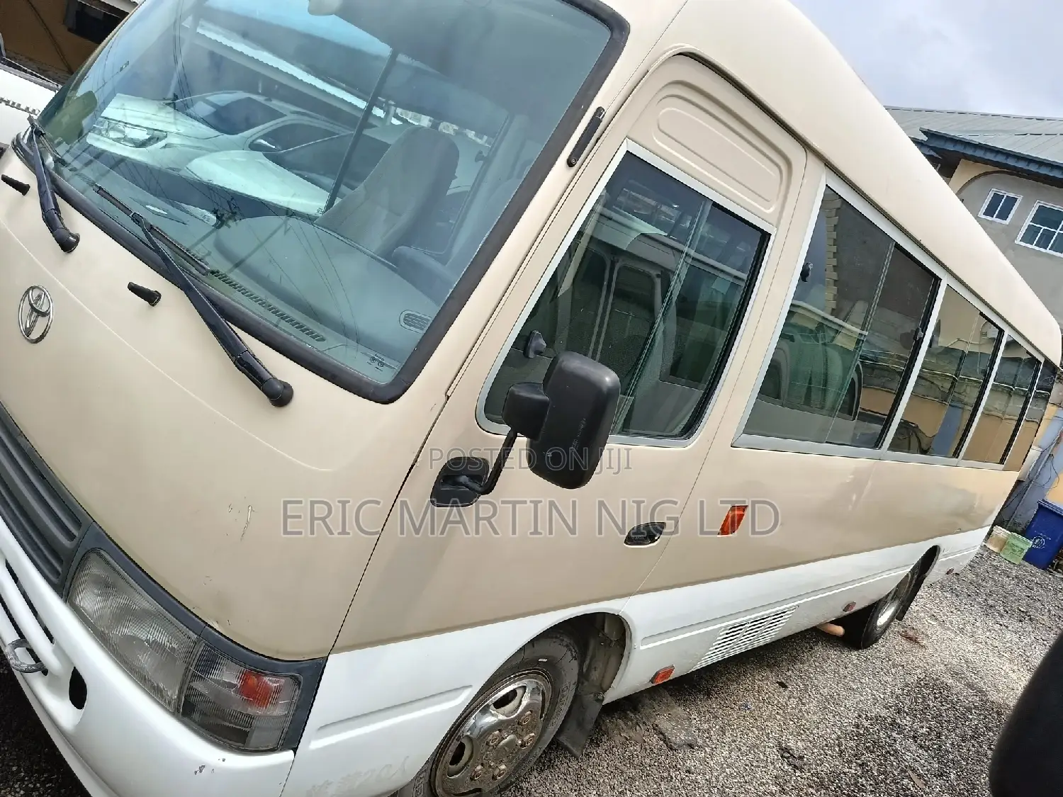 Toyota Coaster 2010 Gold
