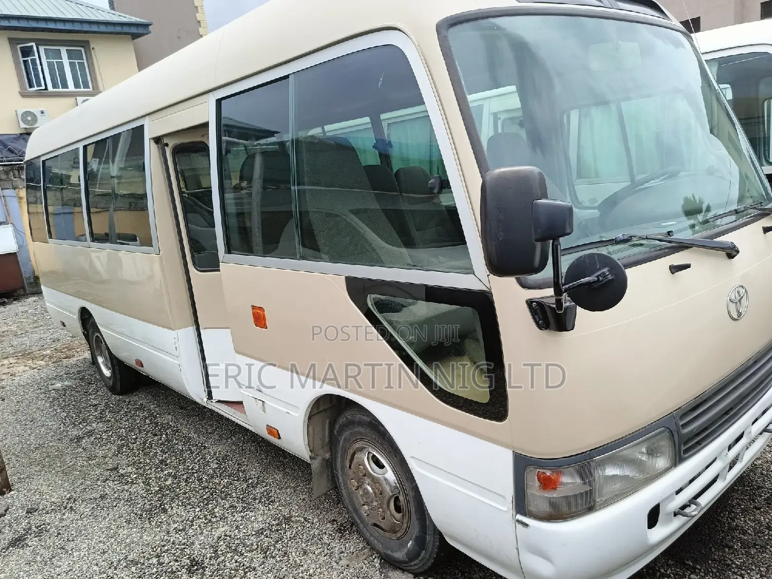 Toyota Coaster 2010 Gold