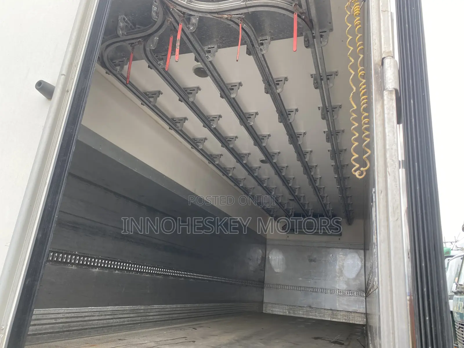 Man 27ft Cooling Van
