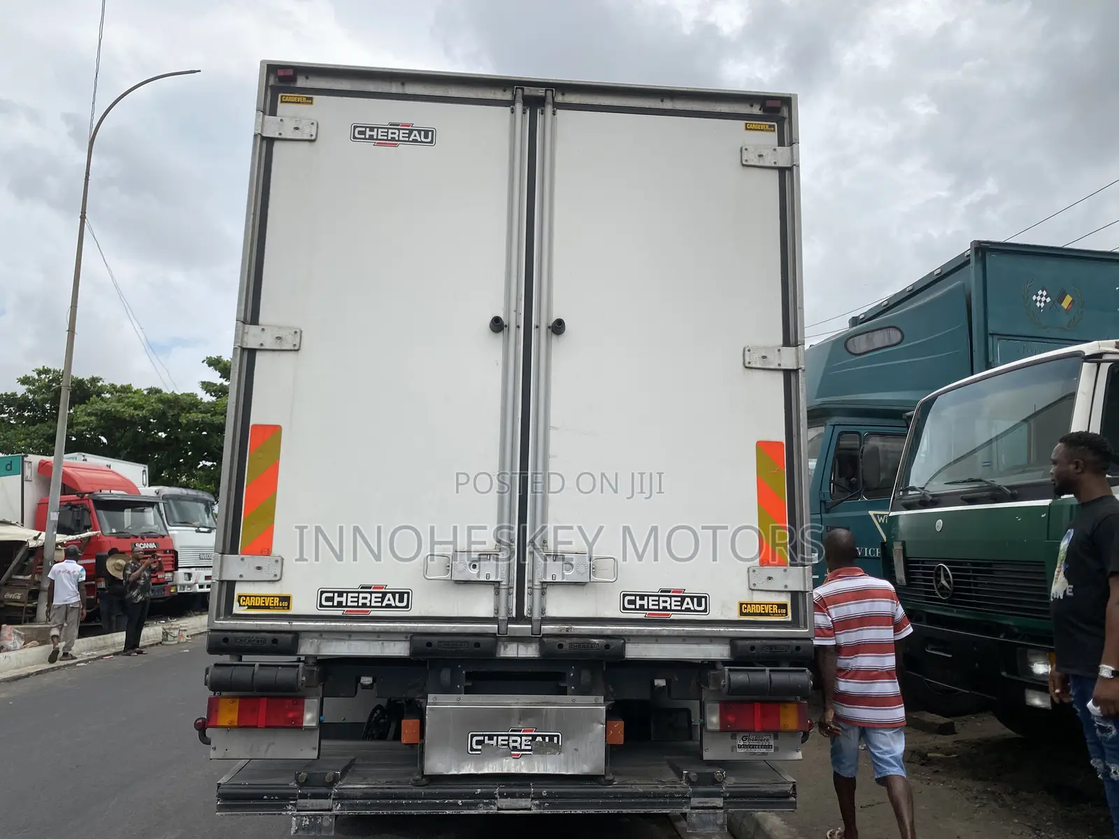 Man 27ft Cooling Van