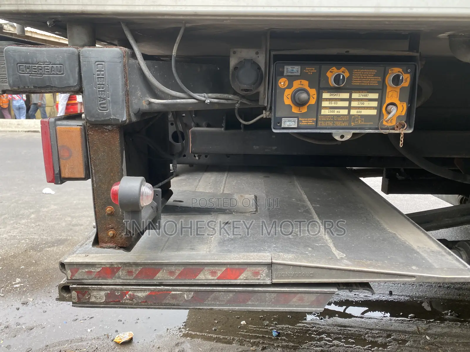 Man 27ft Cooling Van