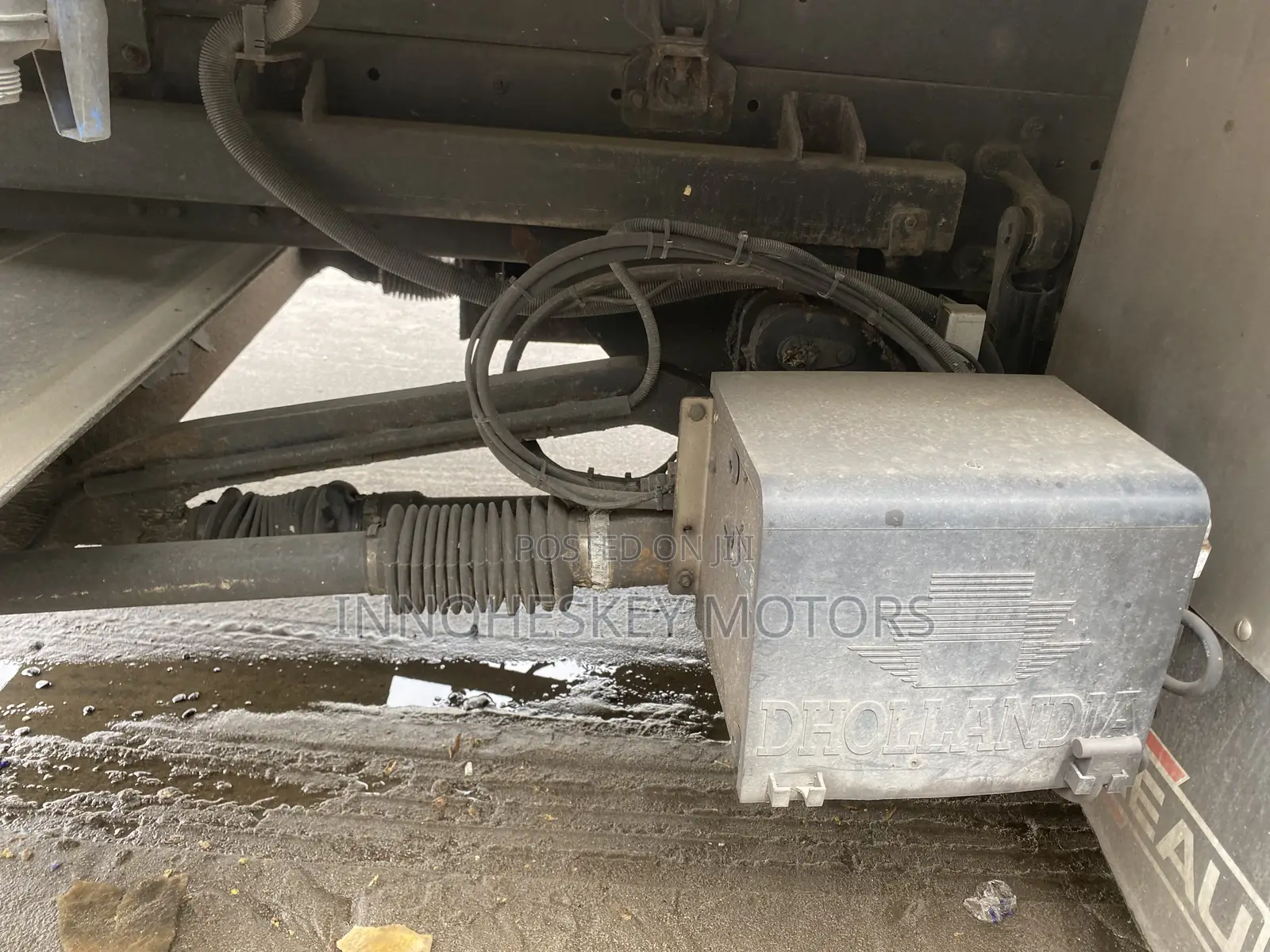 Man 27ft Cooling Van