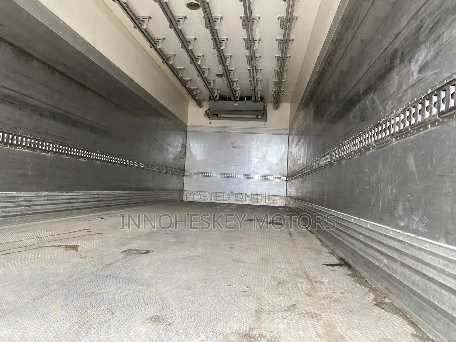 Man 27ft Cooling Van