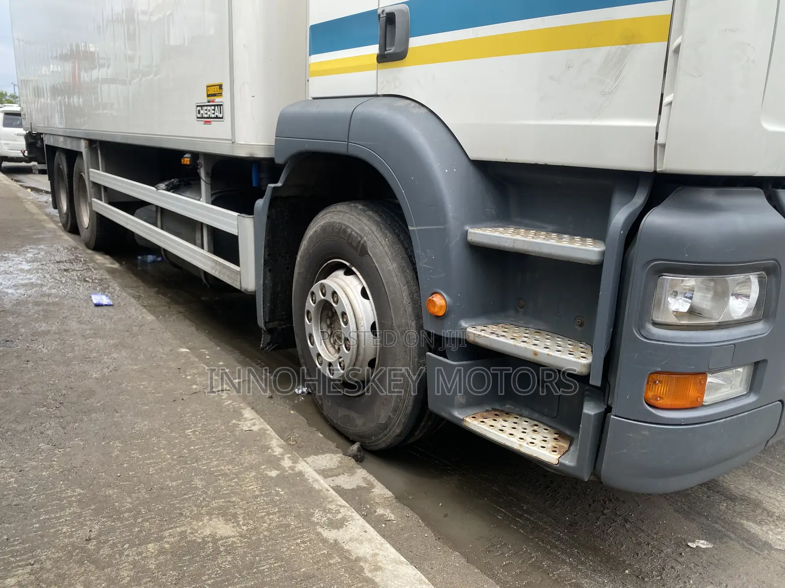 Man 27ft Cooling Van