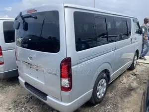 Toyota HiAce 2011 Silver