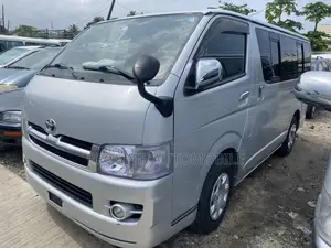 Toyota HiAce 2011 Silver