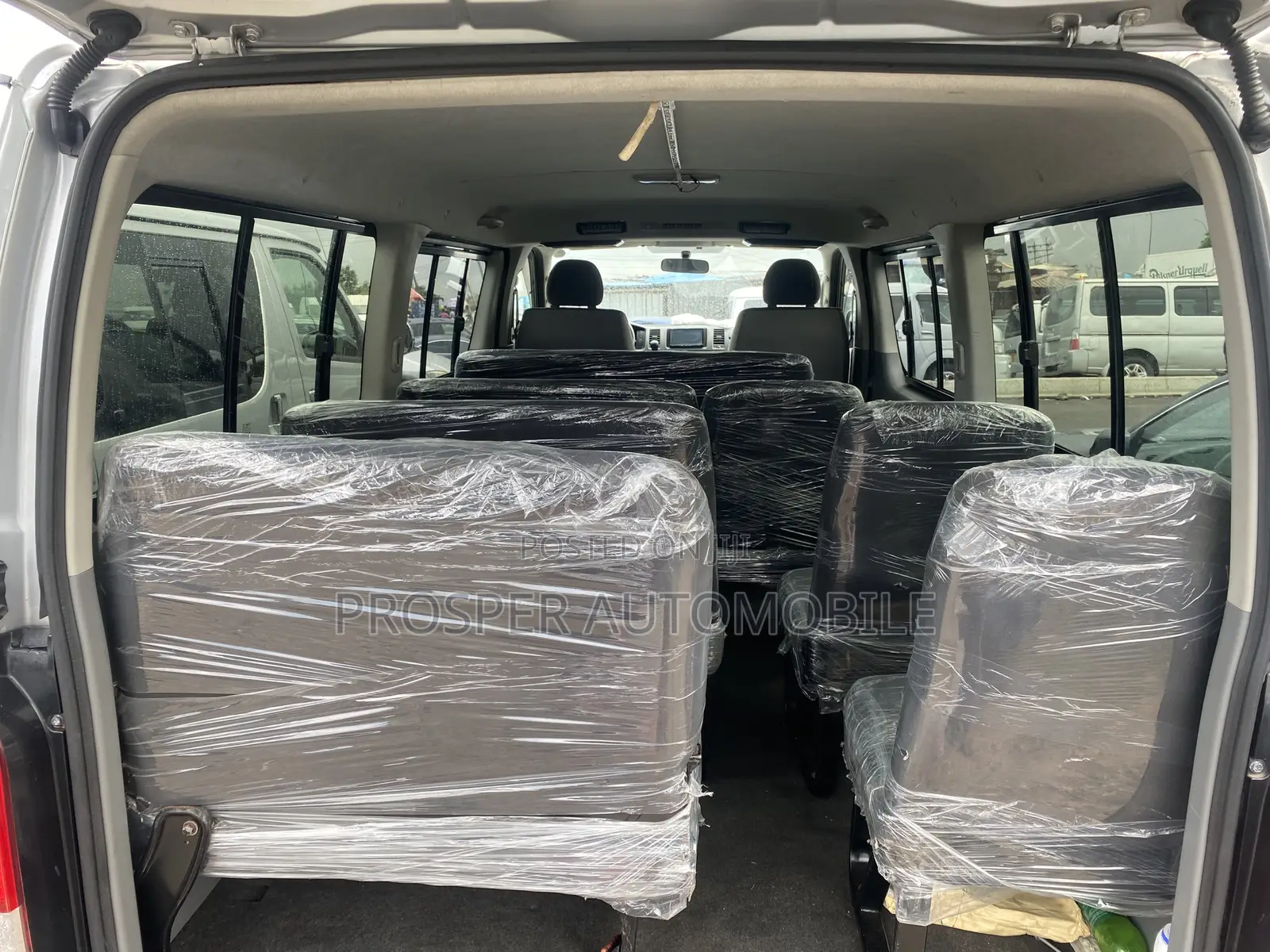 Toyota HiAce 2011 Silver