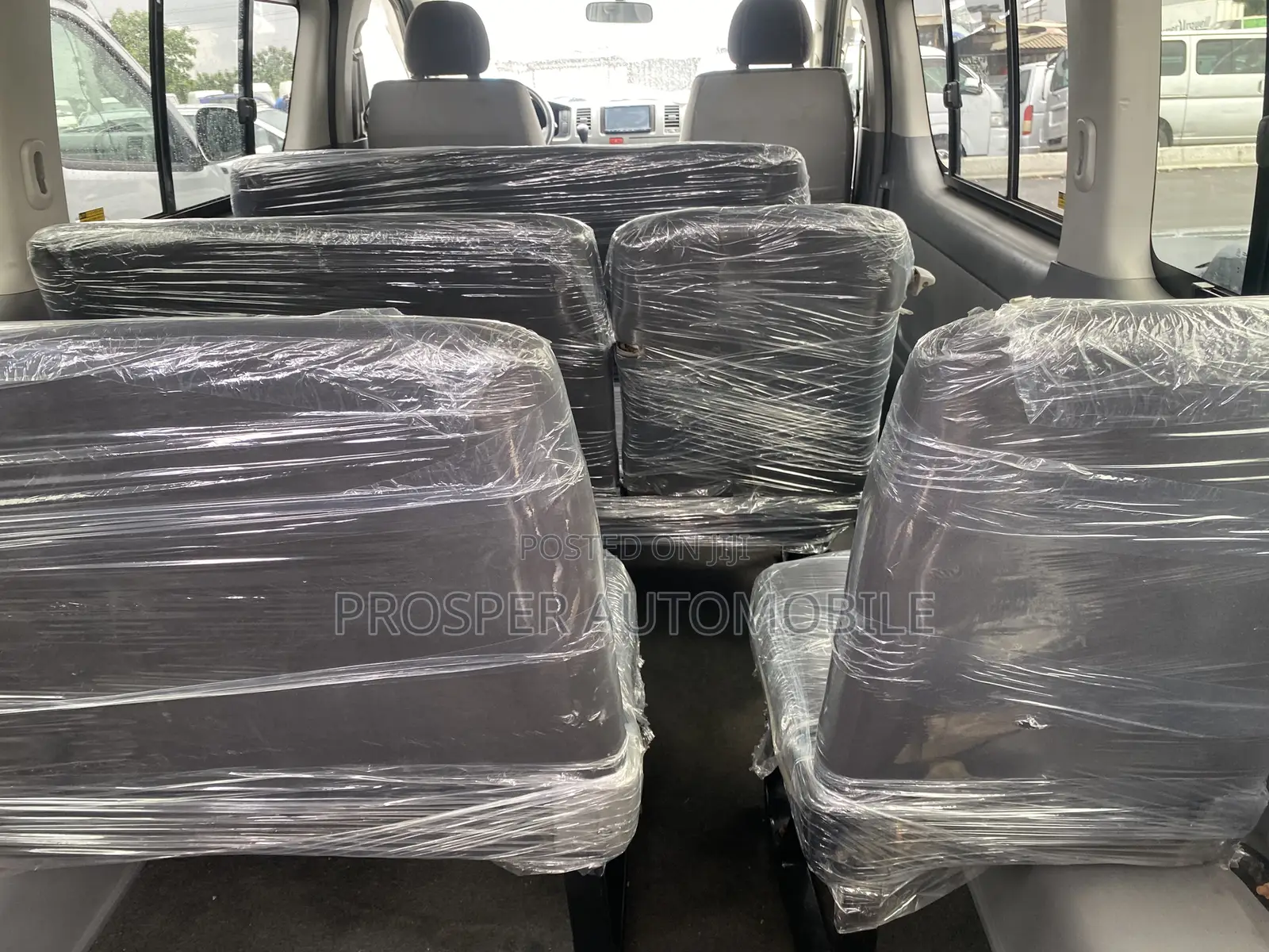 Toyota HiAce 2011 Silver