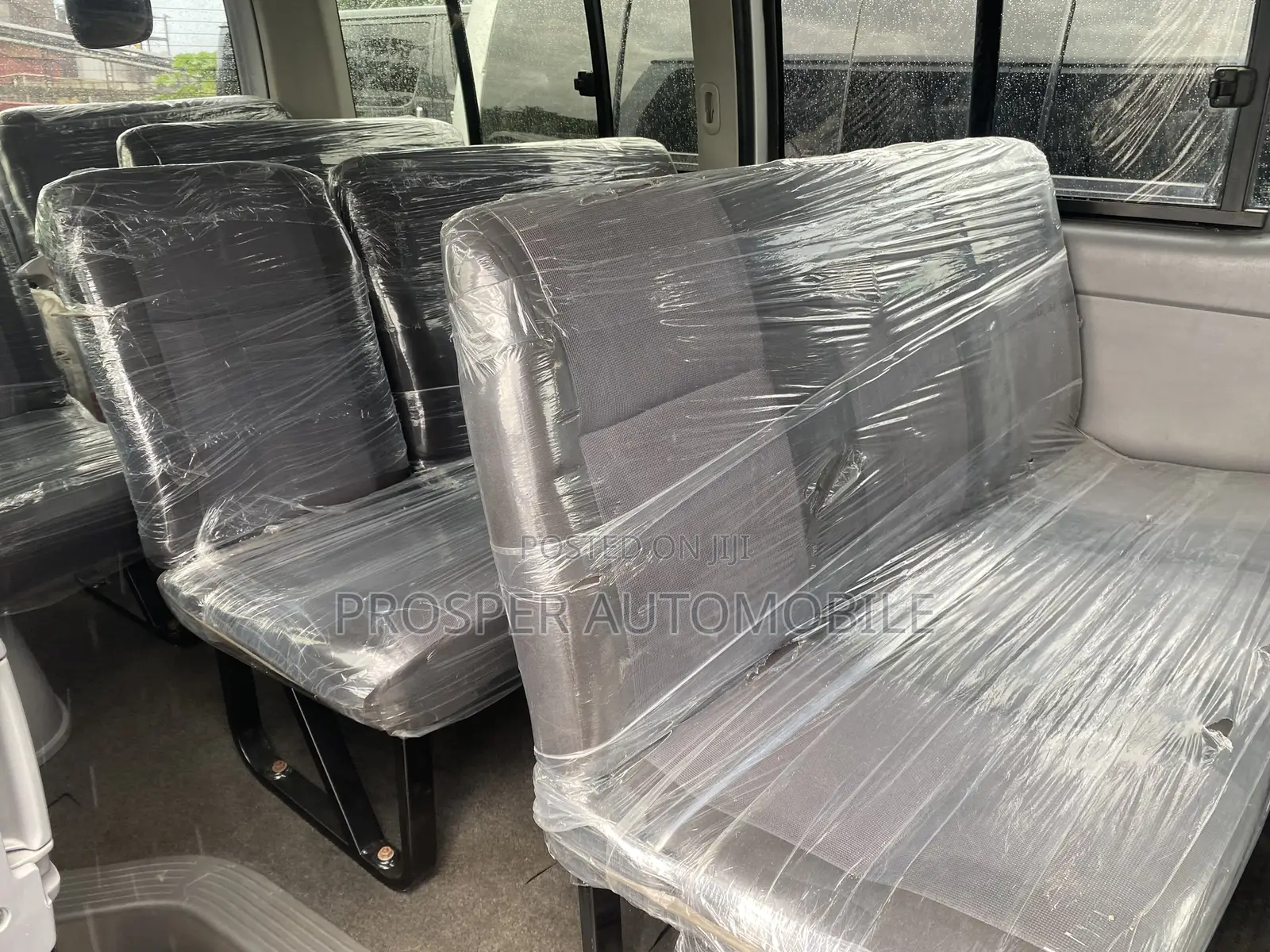 Toyota HiAce 2011 Silver