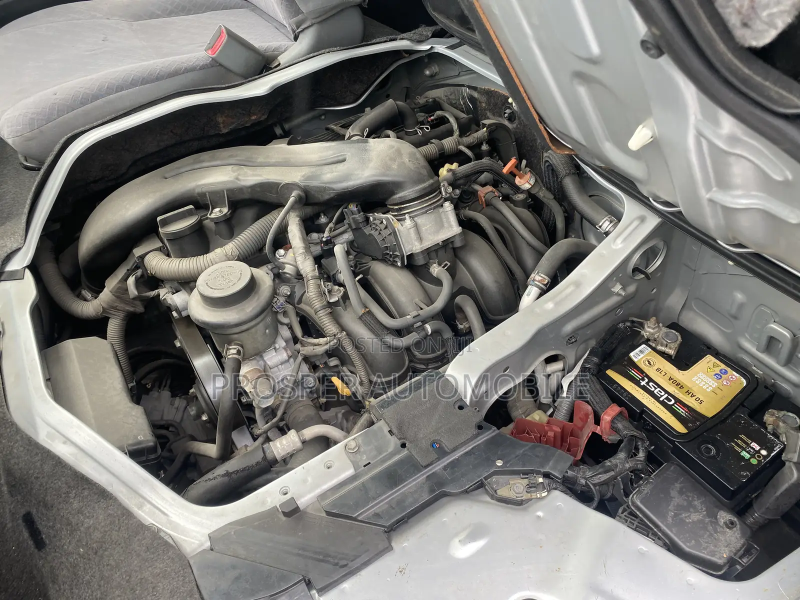 Toyota HiAce 2011 Silver