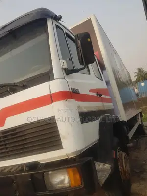 M/Benz Truck Container Body 1320 Model 8bolits