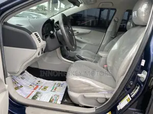 Toyota Corolla LE 4dr Sedan (1.8L 4cyl 4A) 2013 Blue