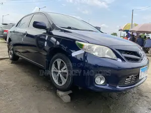 Toyota Corolla LE 4dr Sedan (1.8L 4cyl 4A) 2013 Blue