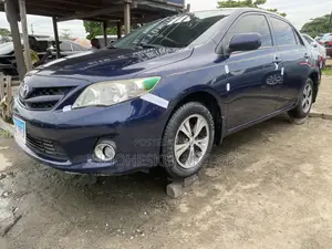 Toyota Corolla LE 4dr Sedan (1.8L 4cyl 4A) 2013 Blue