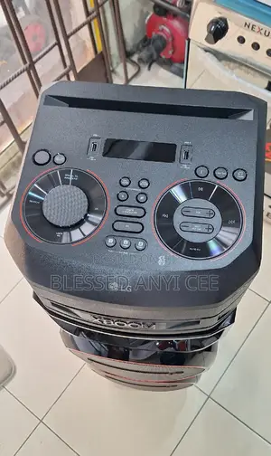 New LG Xboom Sound System Bluetooth Heavy Bass (1800watts)