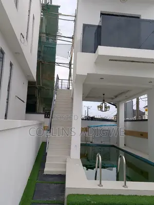 4bdrm Duplex in Chevron for sale