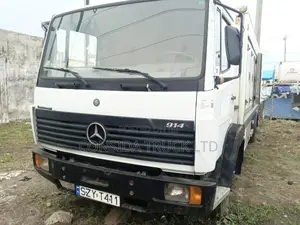 Mercedes Benz Across Truck 914 White 1998