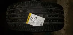 255/45/18 Dunlop Tyre