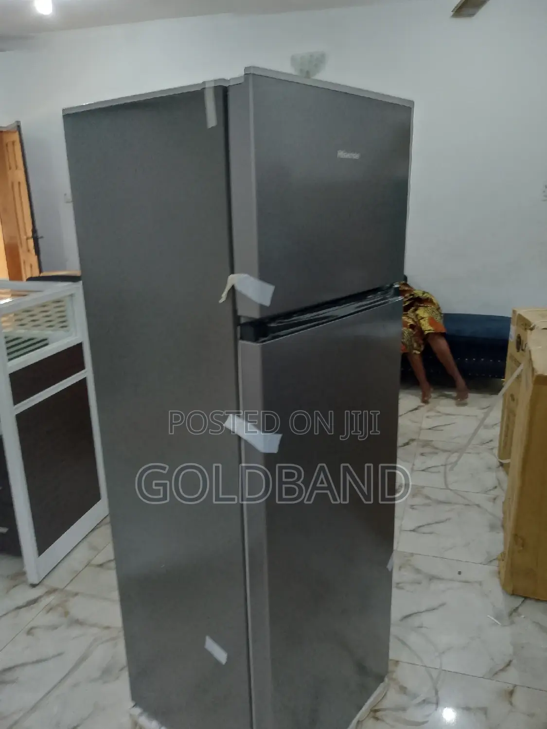 Cooling Refrigerator 240dr Silver