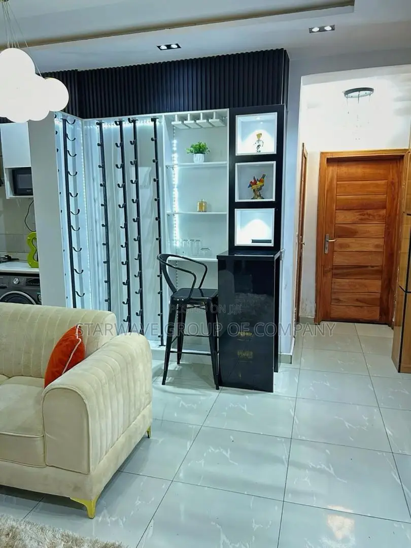 One Bed With Swimming Pool and Elevator