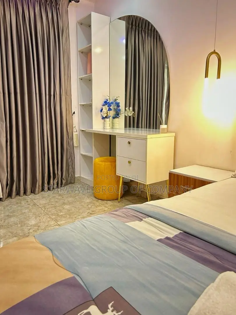 One Bed With Swimming Pool and Elevator
