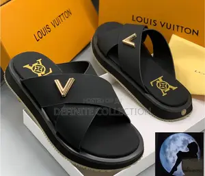 LOUIS VUITTON Luxury Palm Slippers