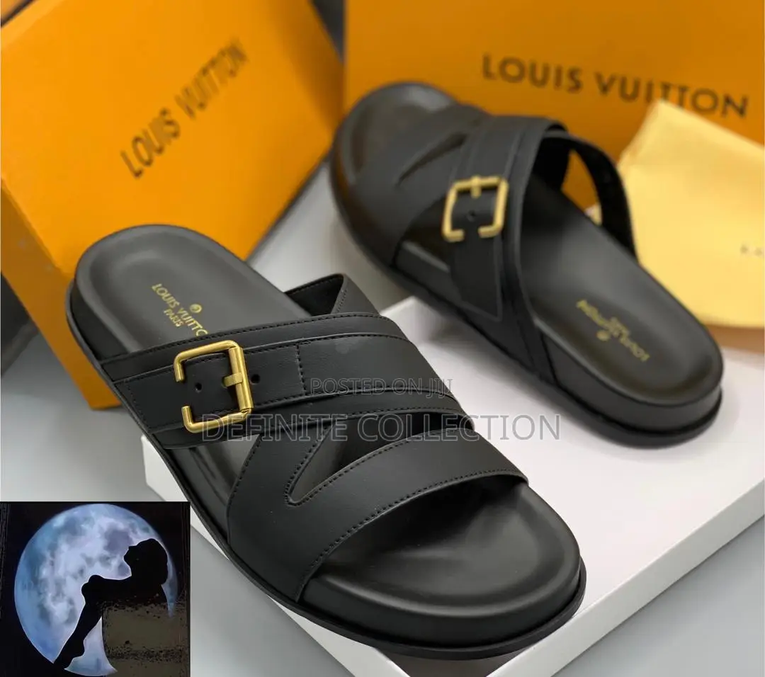 LOUIS VUITTON Luxury Palm Slippers