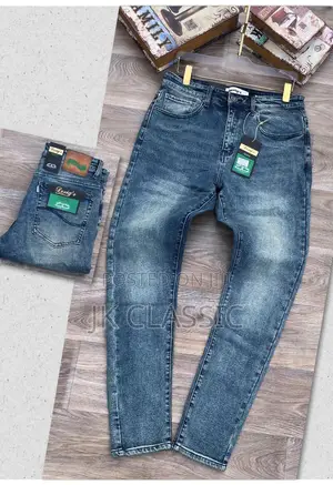 Original Designer Plain Men Jeans Available