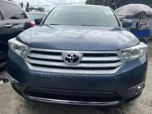 Toyota Highlander Limited 3.5l 4WD 2013 Blue
