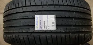 275/45/22 Michelin Tyre