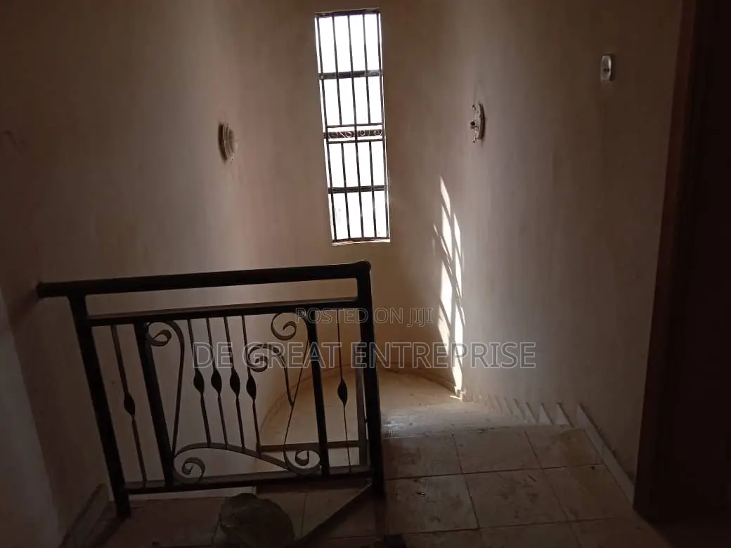 5bdrm Duplex in Private, Mabushi for rent
