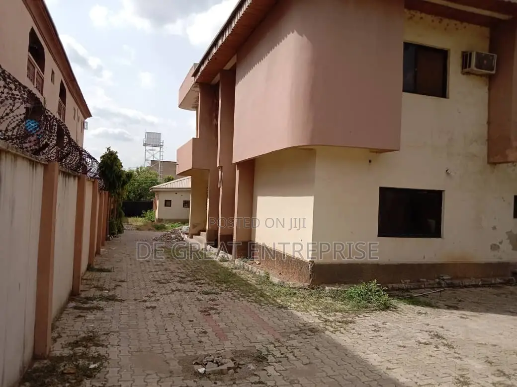 5bdrm Duplex in Private, Mabushi for rent