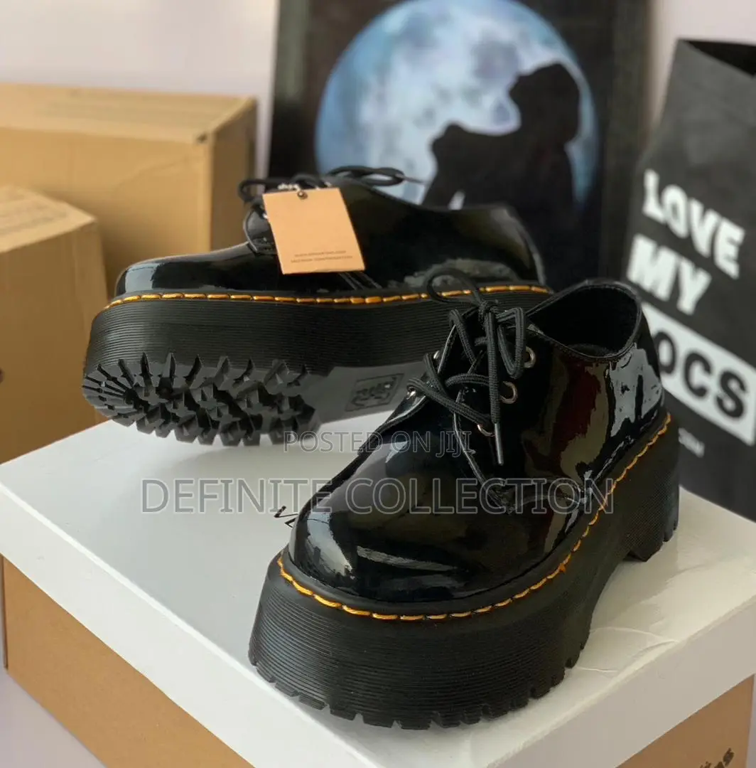 DR MARTENS Luxury Shoe