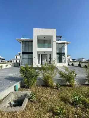 5bdrm Duplex in Ikate for sale