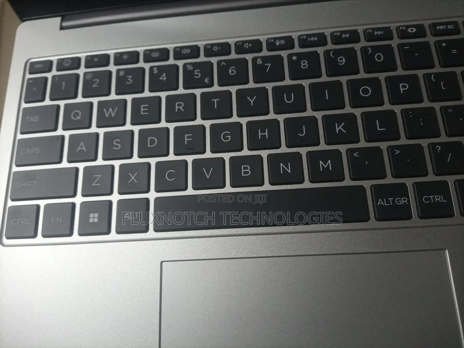 New Laptop HP 250 G10 8GB Intel Core i5 SSD 512GB
