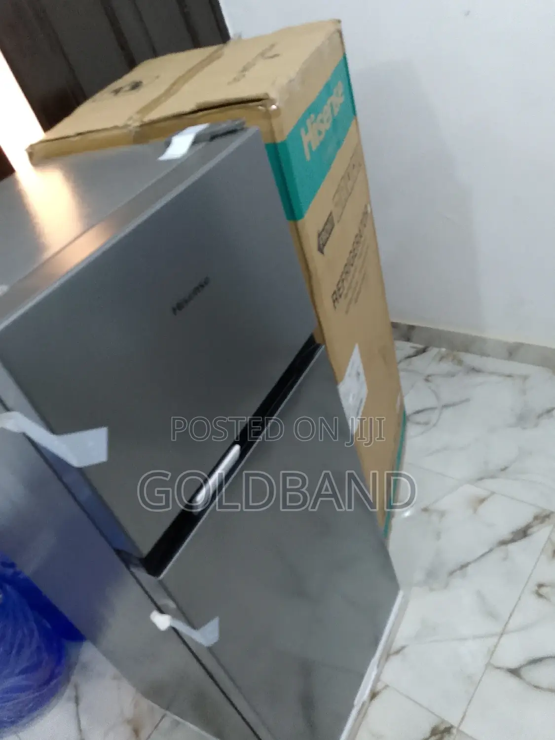 Silver Fast Cooling Refrigerator 240dr Hisense