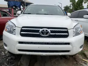 Toyota RAV4 2008 White
