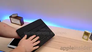Apple Smart Keyboard for iPad 7th Gen / Air 3rd Gen/Pro 10.5