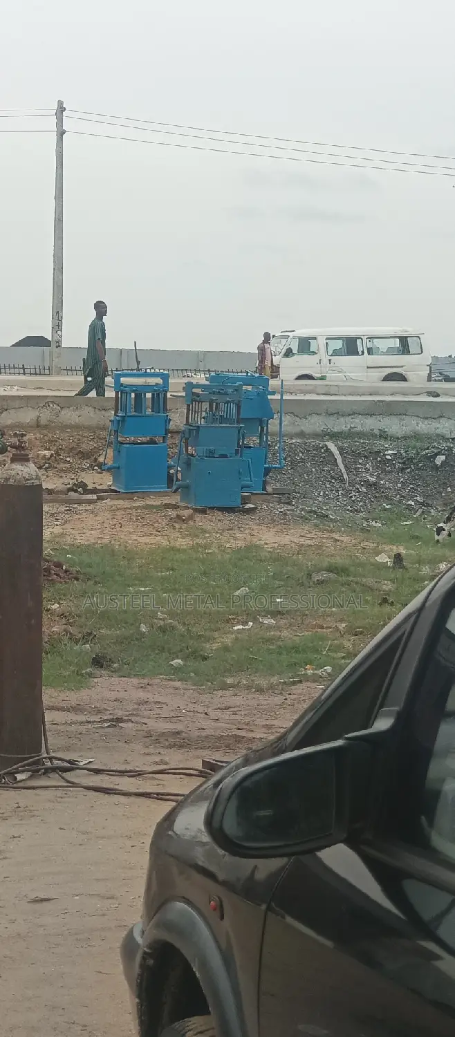 Block Molding Vibrating Machine