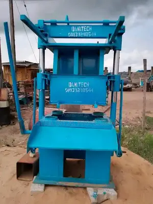 Block Molding Vibrating Machine