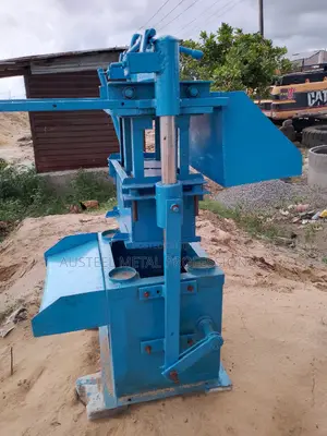 Block Molding Vibrating Machine