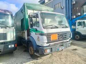 Mercedes Actros 1820 Truck Half Bucket