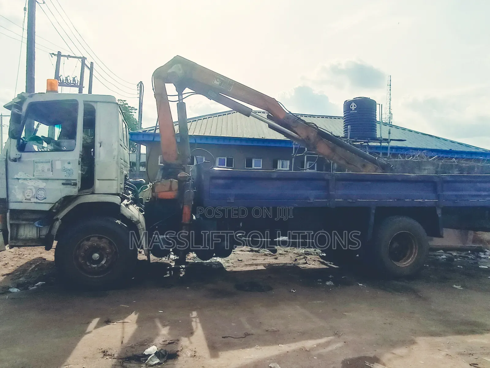 Hire Hiab for Lifting Heavy Duty Machine
