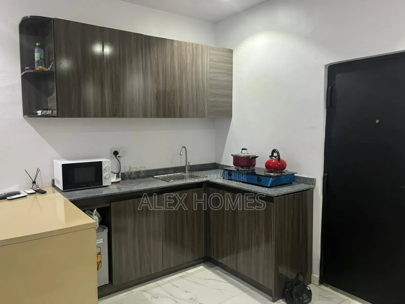 One Bedroom Apartment