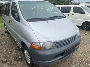 Toyota HiAce 2005 Grey