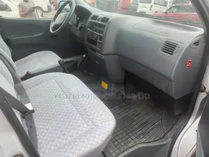 Toyota HiAce 2005 Grey